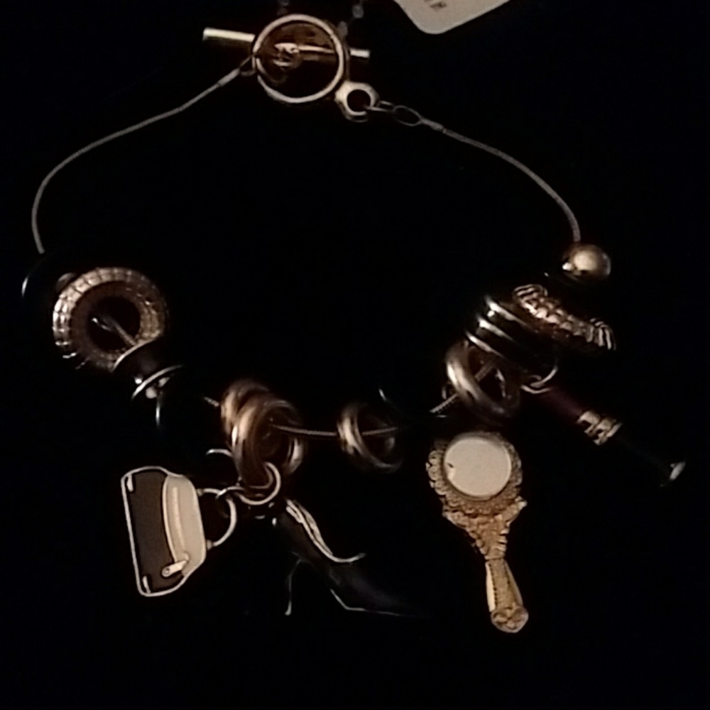 ✨🌾     🌾   "Life" BRACELET BY Claire's